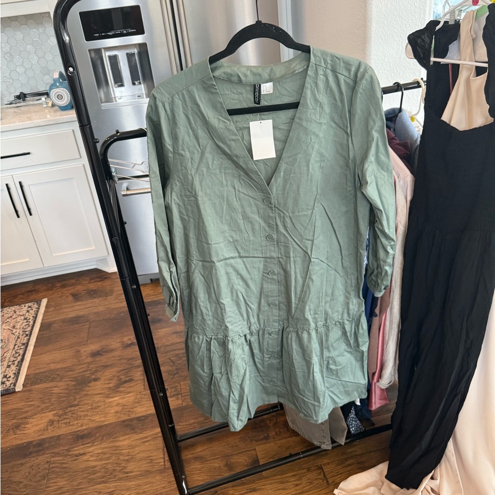 NWT H&M Divided Green Long Sleeve Mini Dress